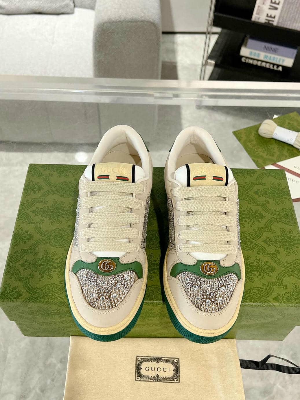 0010 Sneaker